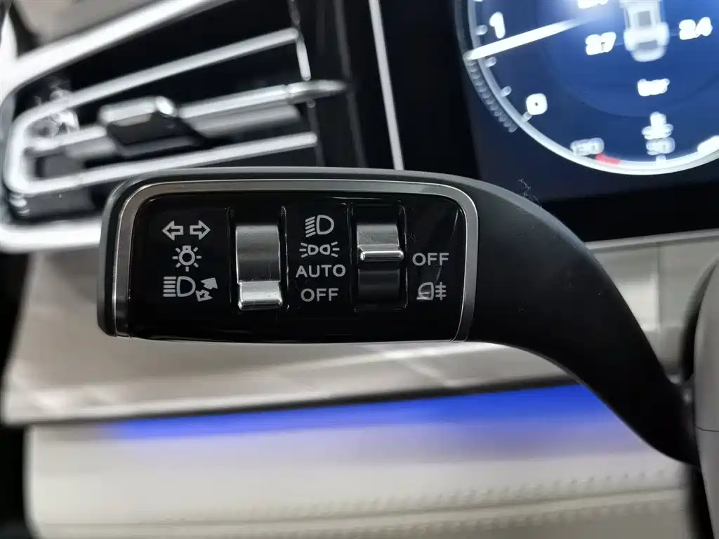 Hongqi H9 2020 2.0T Smart Connection Qi Xiang Edition фото 21