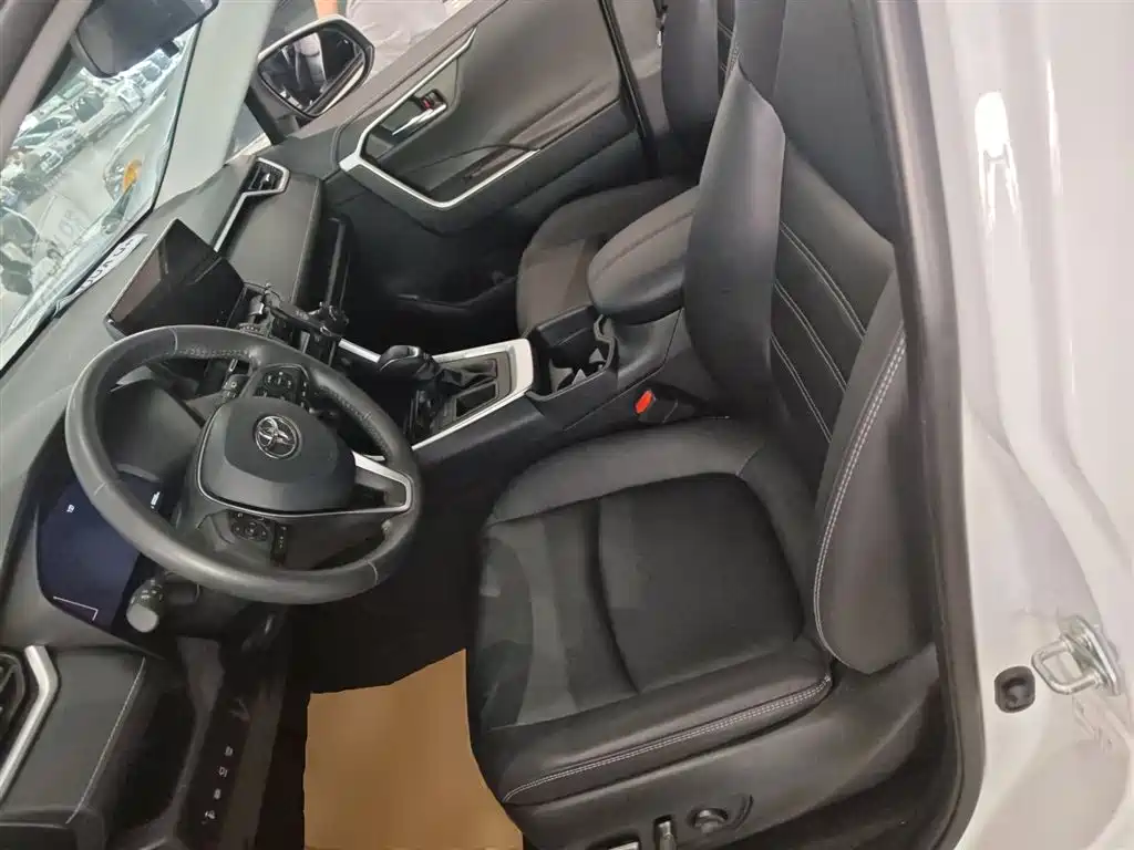 Toyota RAV4 Rongfang 2023 2.0L CVT FWD Style Plus Edition фото 15