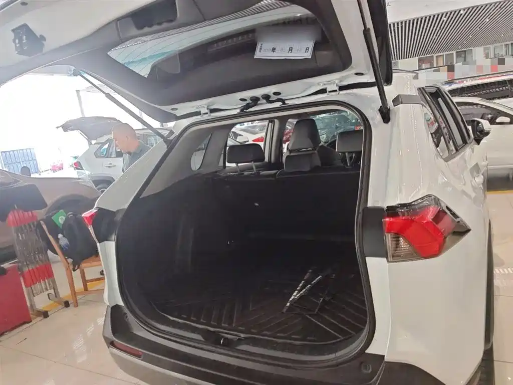 Toyota RAV4 Rongfang 2023 2.0L CVT FWD Style Plus Edition фото 19