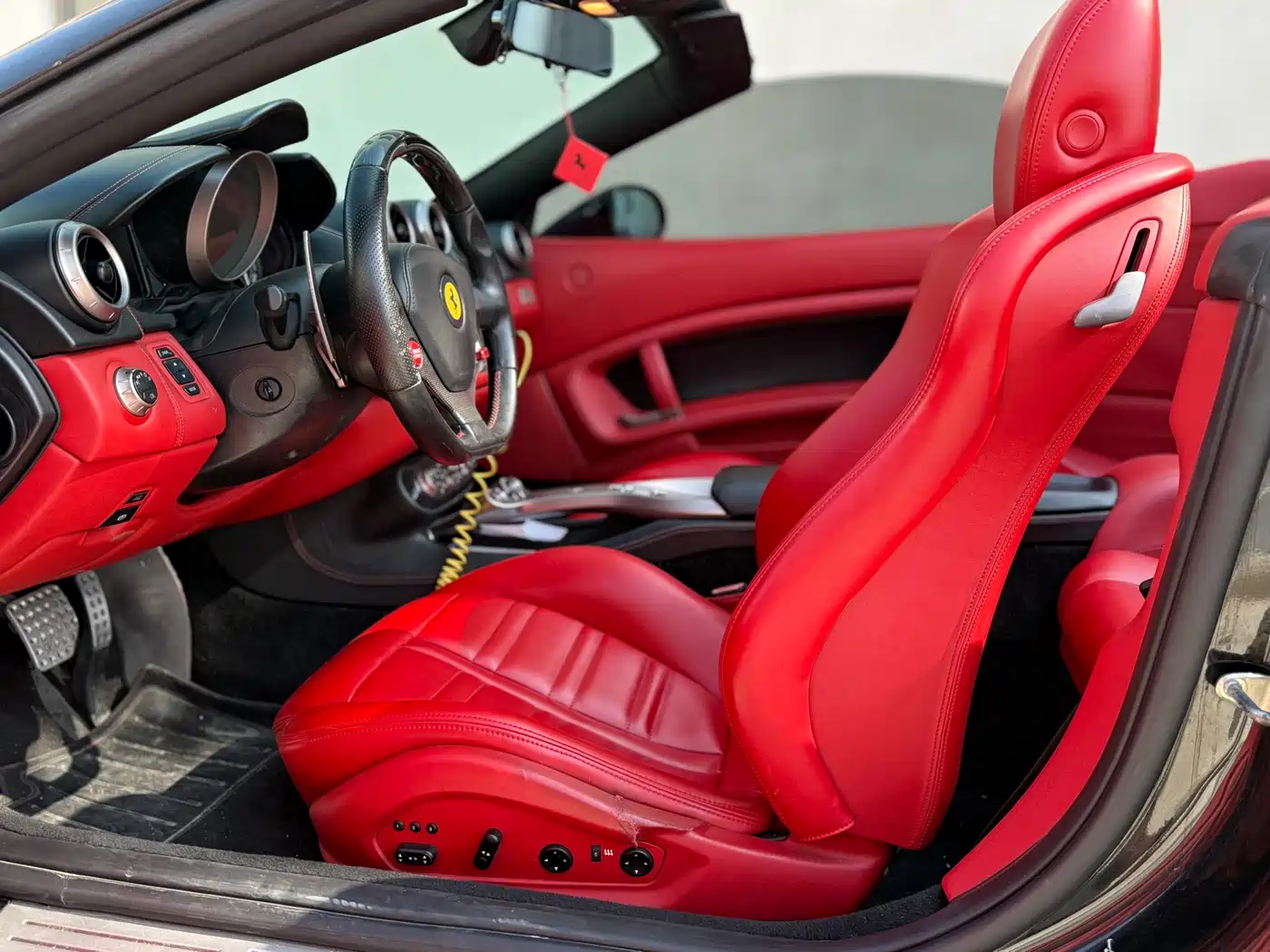 Ferrari California T 2011 2012 4.3L Standard