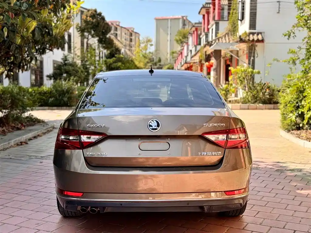 Škoda Superb 2018 TSI330 DSG Comfort Edition China V фото 3