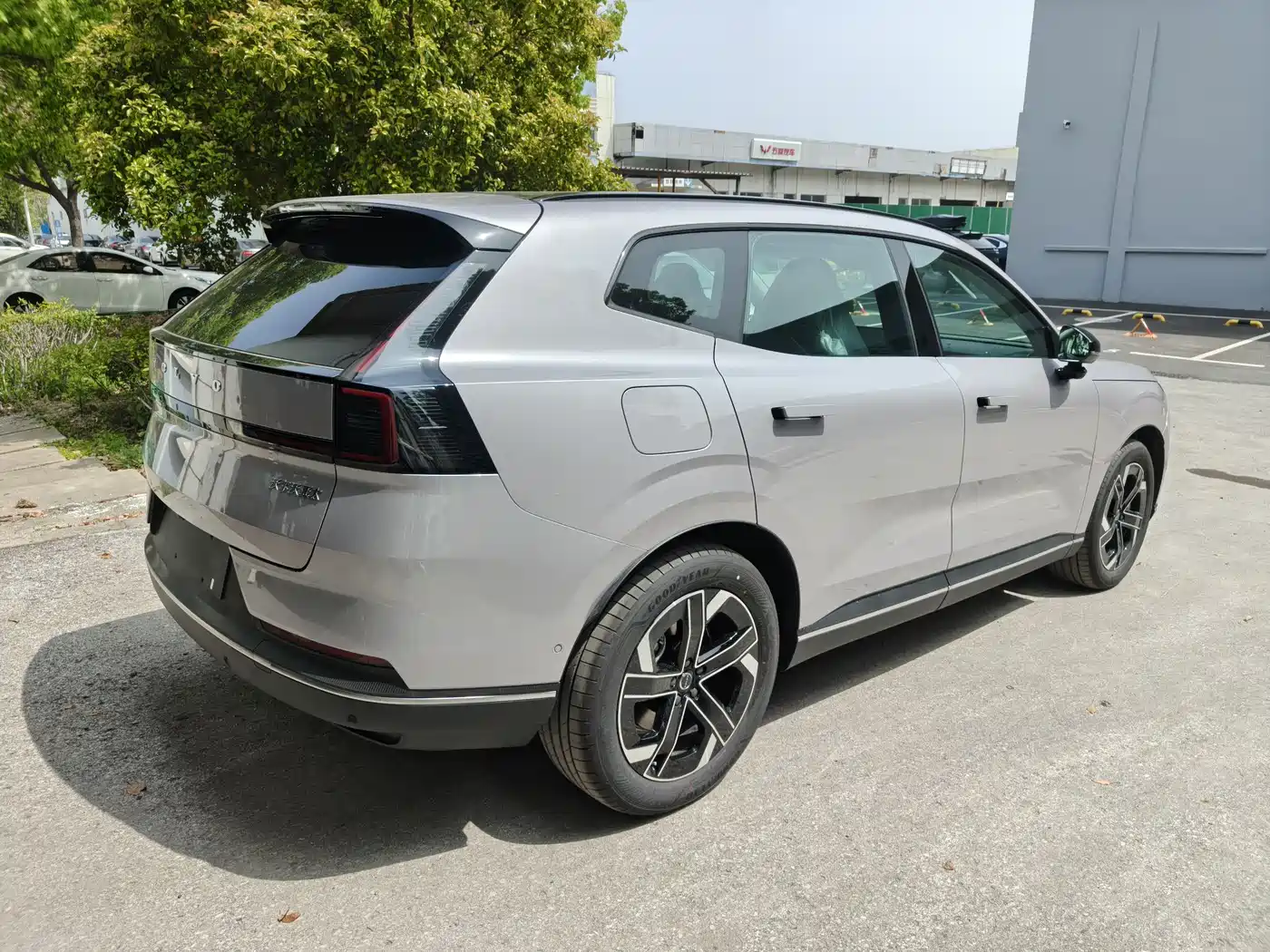 VOLVO XC70 PLUG-IN HYBRID