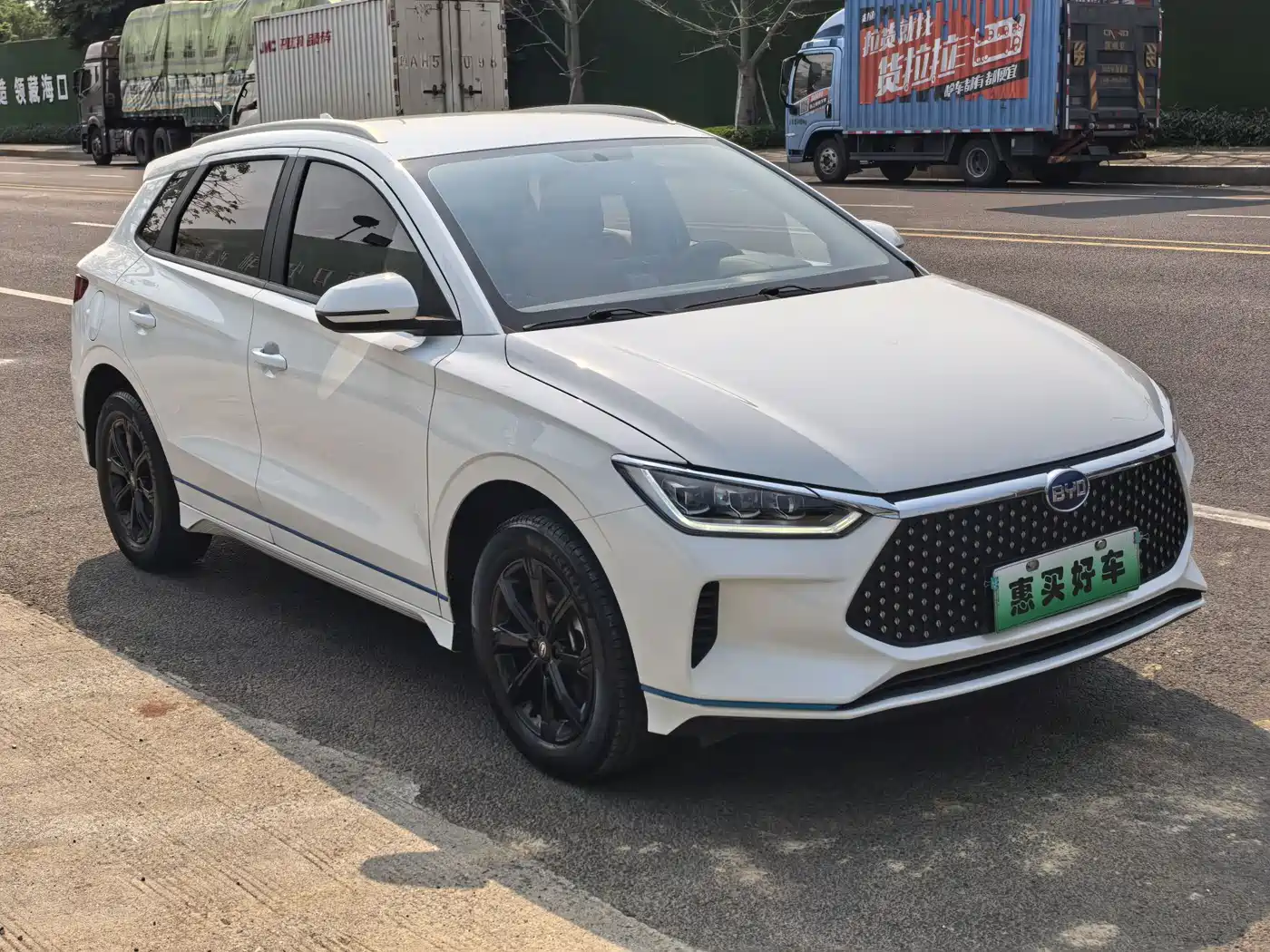 BYD E2