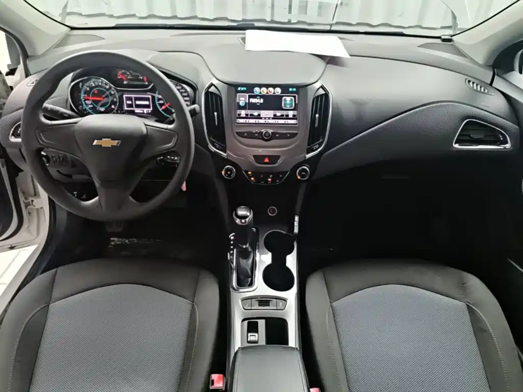 Chevrolet Cruze 2018 2018 320 Automatic Pioneer Sunroof Edition