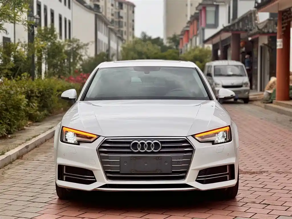 Audi A4L 2018 30th Anniversary 40 TFSI Fashion фото 2