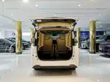 Фото 7 - Toyota Vellfire