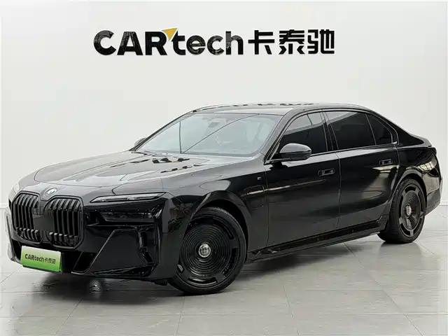 BMW I7