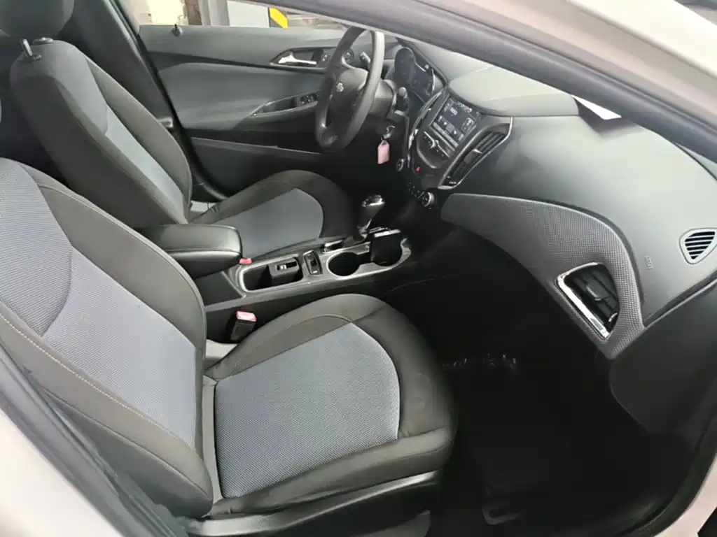 Chevrolet Cruze 2018 2018 320 Automatic Pioneer Sunroof Edition