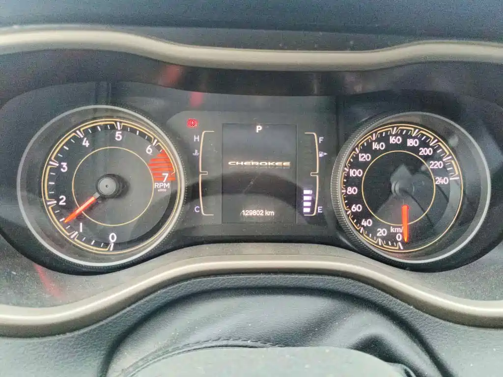 Photo 15 - Jeep Cherokee