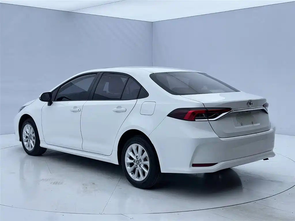 Toyota Corolla 2021 1.2T S-CVT Elite PLUS Edition фото 4