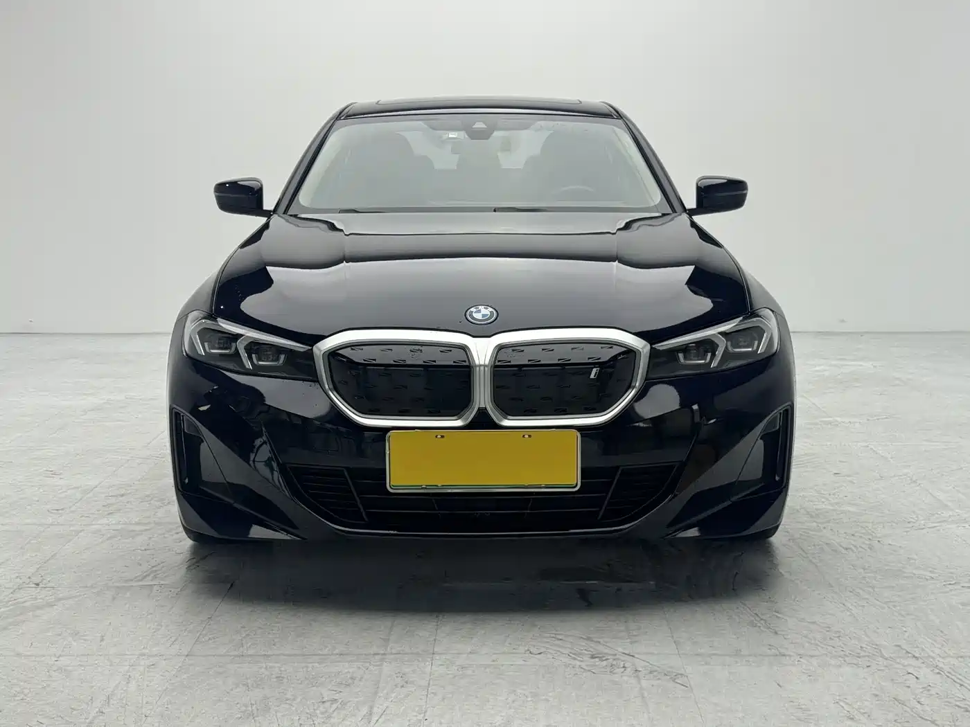 Фото 1 - BMW i3