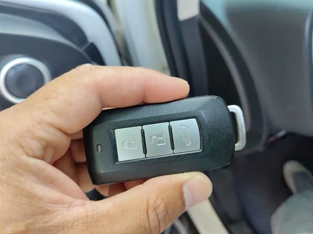 Mitsubishi Outlander 2019 2.4L 4WD Deluxe Edition 5-Seater China VI фото 12
