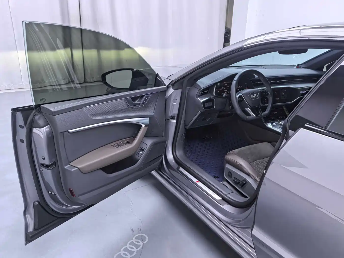 Audi A7L 2022 2022 45 TFSI quattro S-line Wind Rider