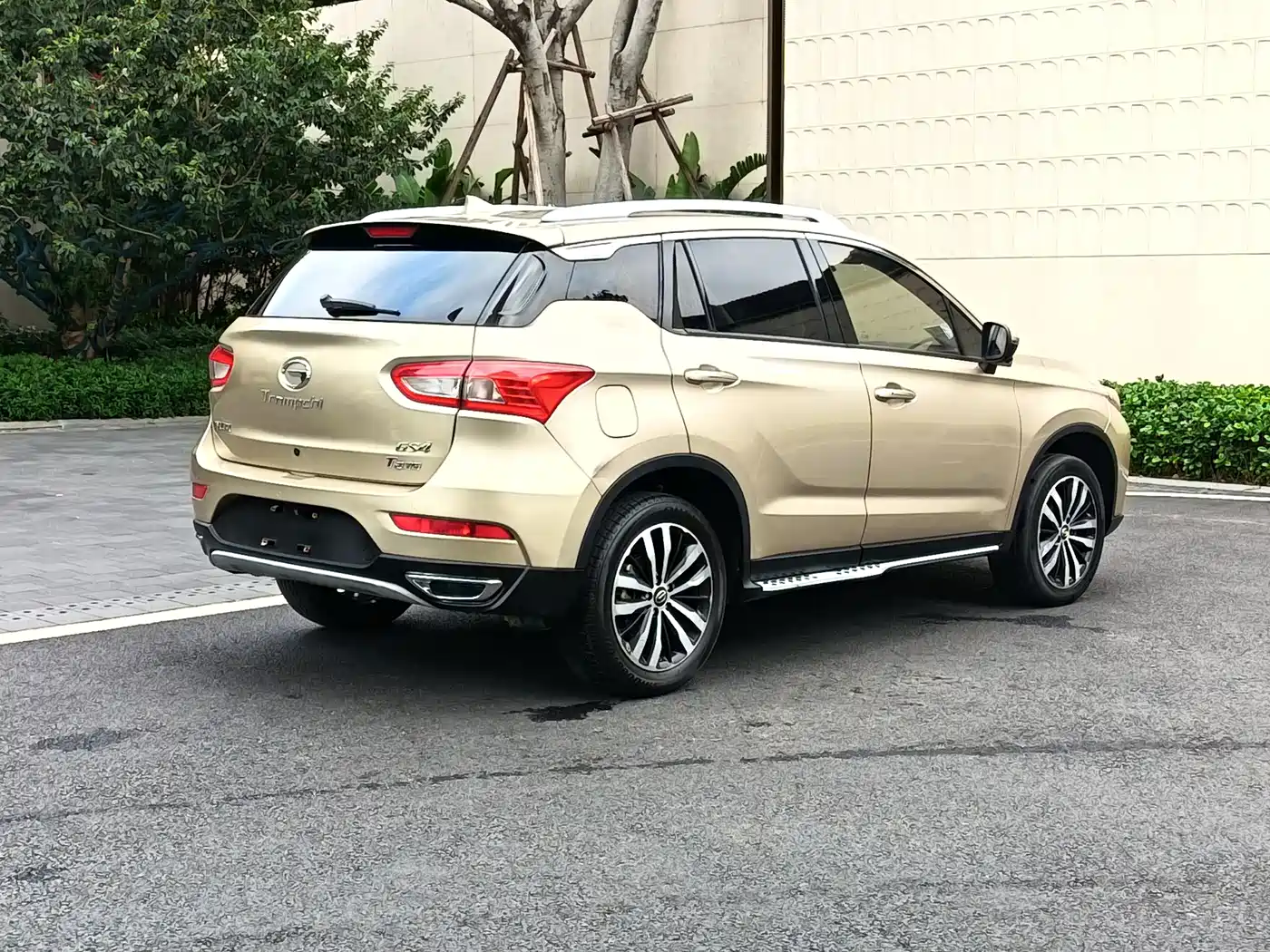 GAC Trumpchi Trumpchi GS4 2017 235T Automatic 2WD Luxury Smart Connected Edition фото 4