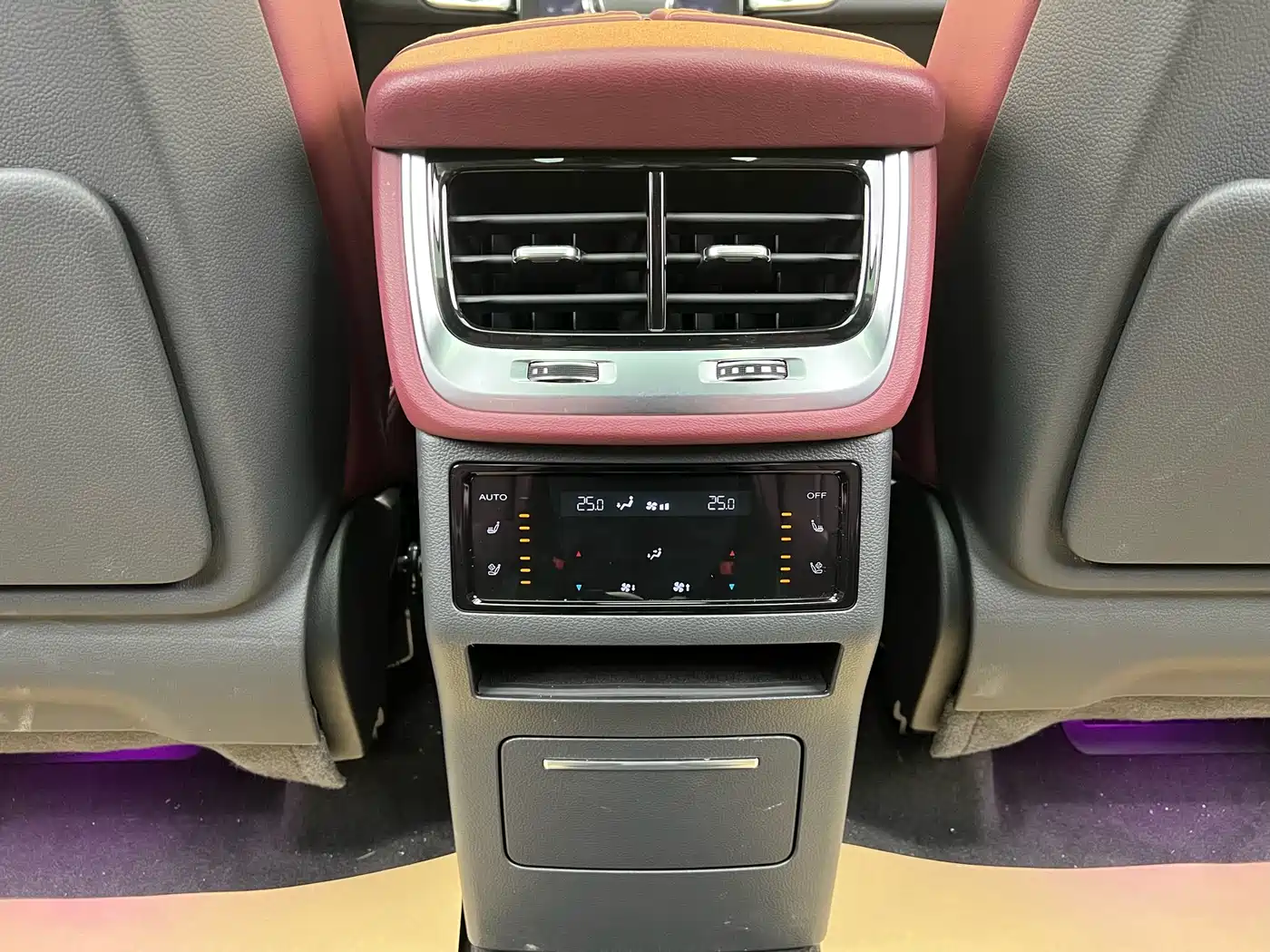 Hongqi E-HS9 2022 660km Qi Chang Edition (6-seater) фото 30
