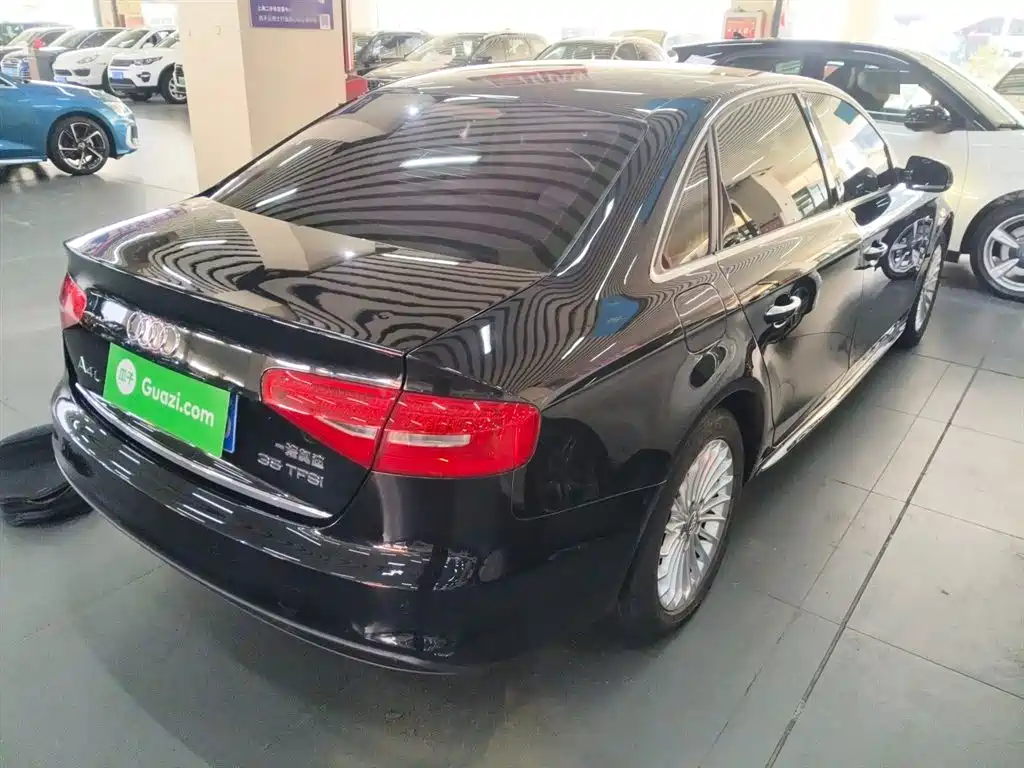 Audi A4L 2016 35 TFSI Collector's Edition S line Comfort фото 23