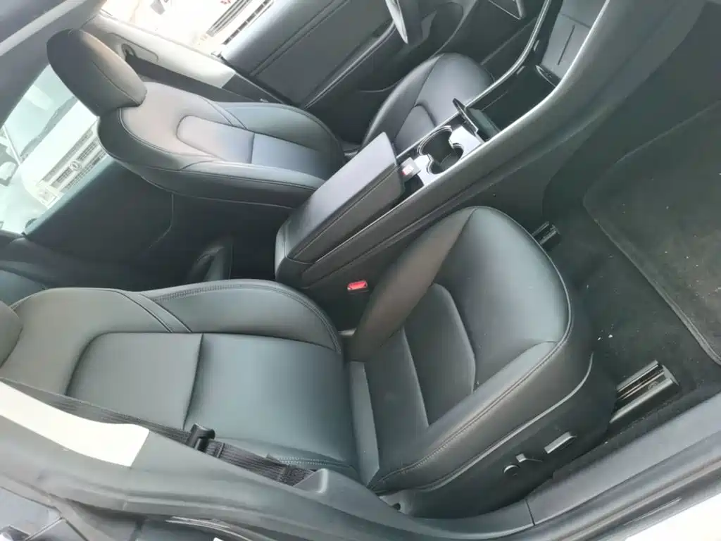 Фото 25 - Tesla Model 3