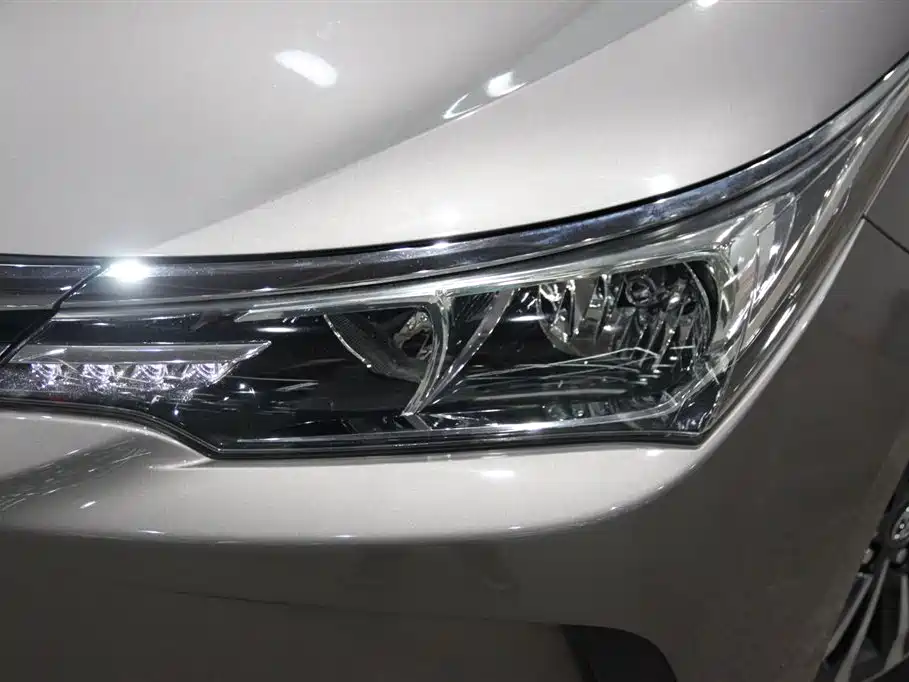 Toyota Corolla 2017 Facelift 1.2T S-CVT GL-i фото 6