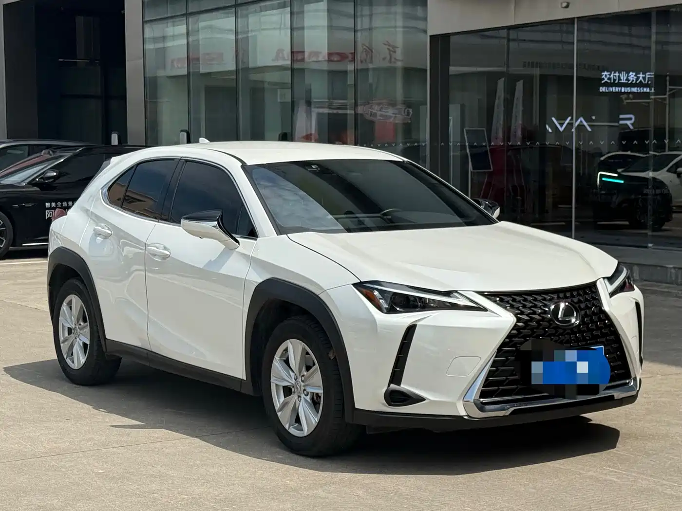 Lexus UX 2022 260h Cool Edition