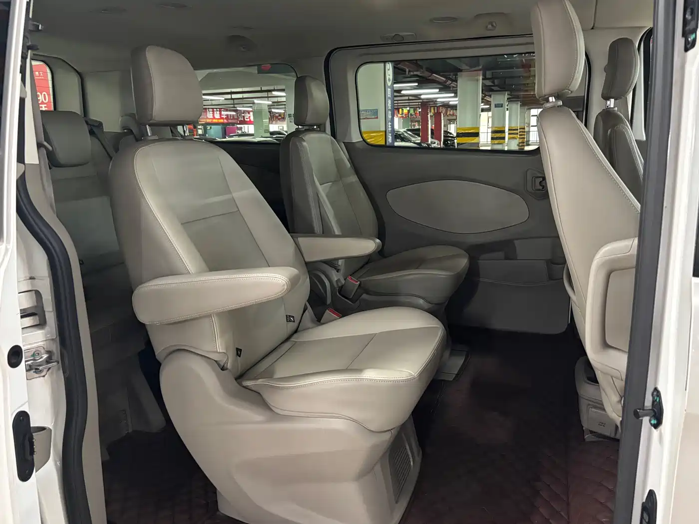 Ford Tourneo 2017 2.0T Automatic Smart Elite Edition фото 9