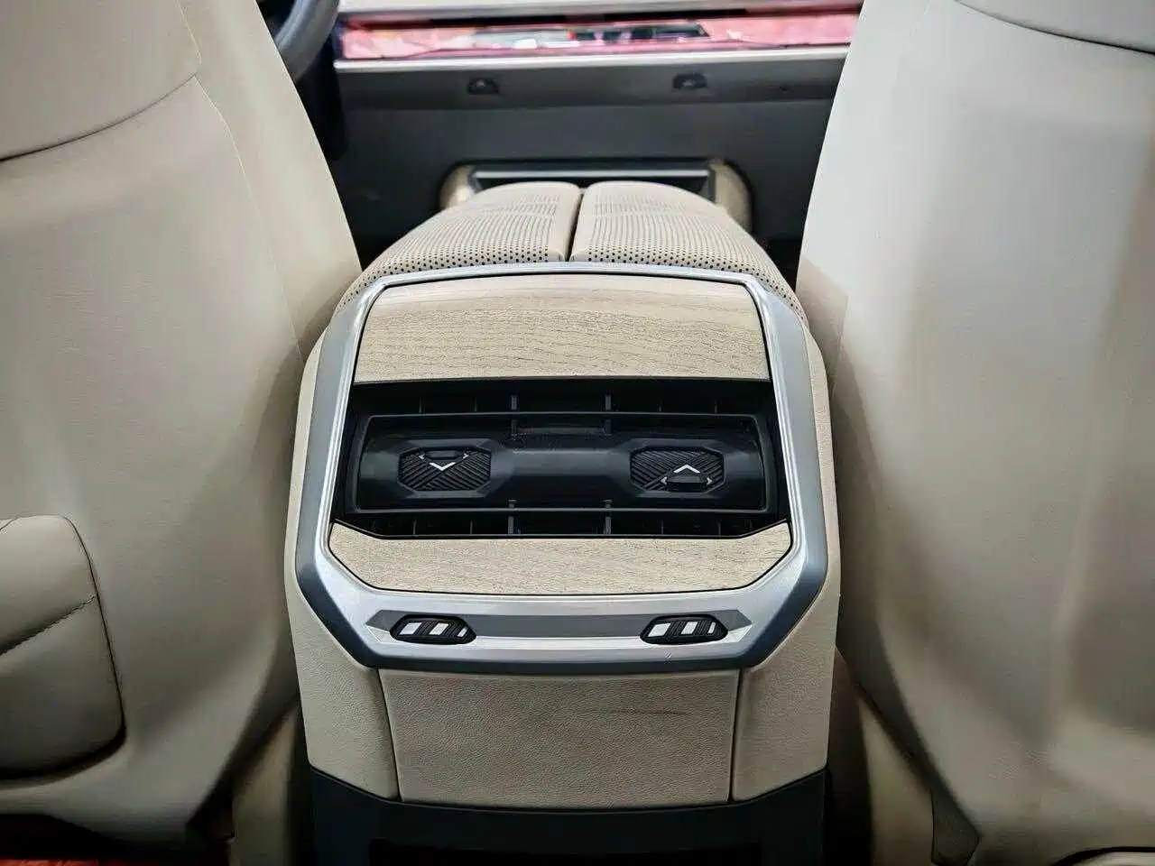 Фото 21 - BMW i7
