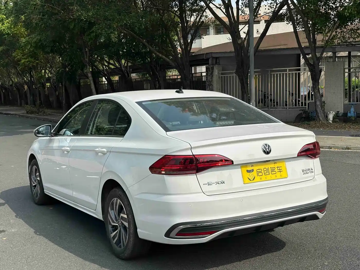 Volkswagen Bora 2025 Facelift 200TSI DSG Navigation Edition фото 5