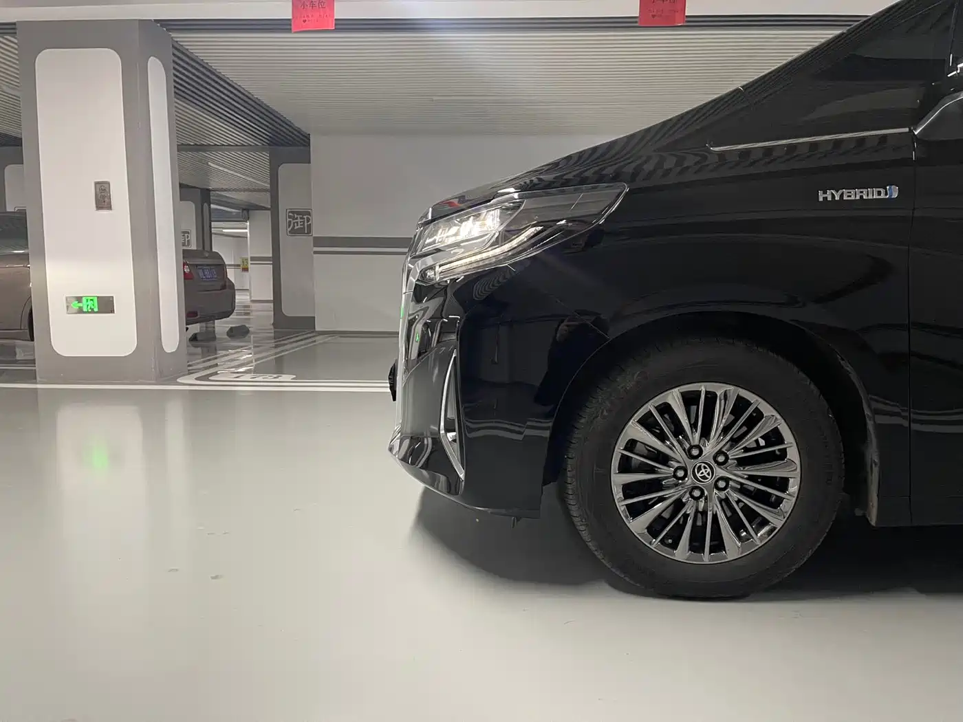 Toyota Alphard 2020 Hybrid 2.5L Premium Edition фото 5