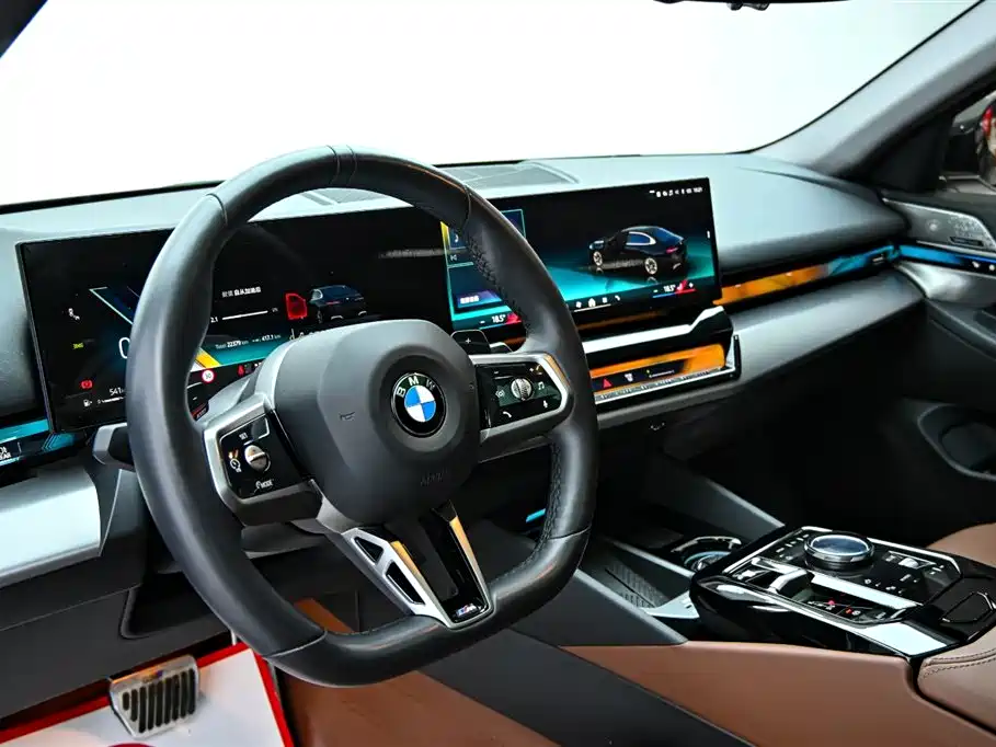 BMW 5 Series 2024 530Li Leading M Sport Package фото 15