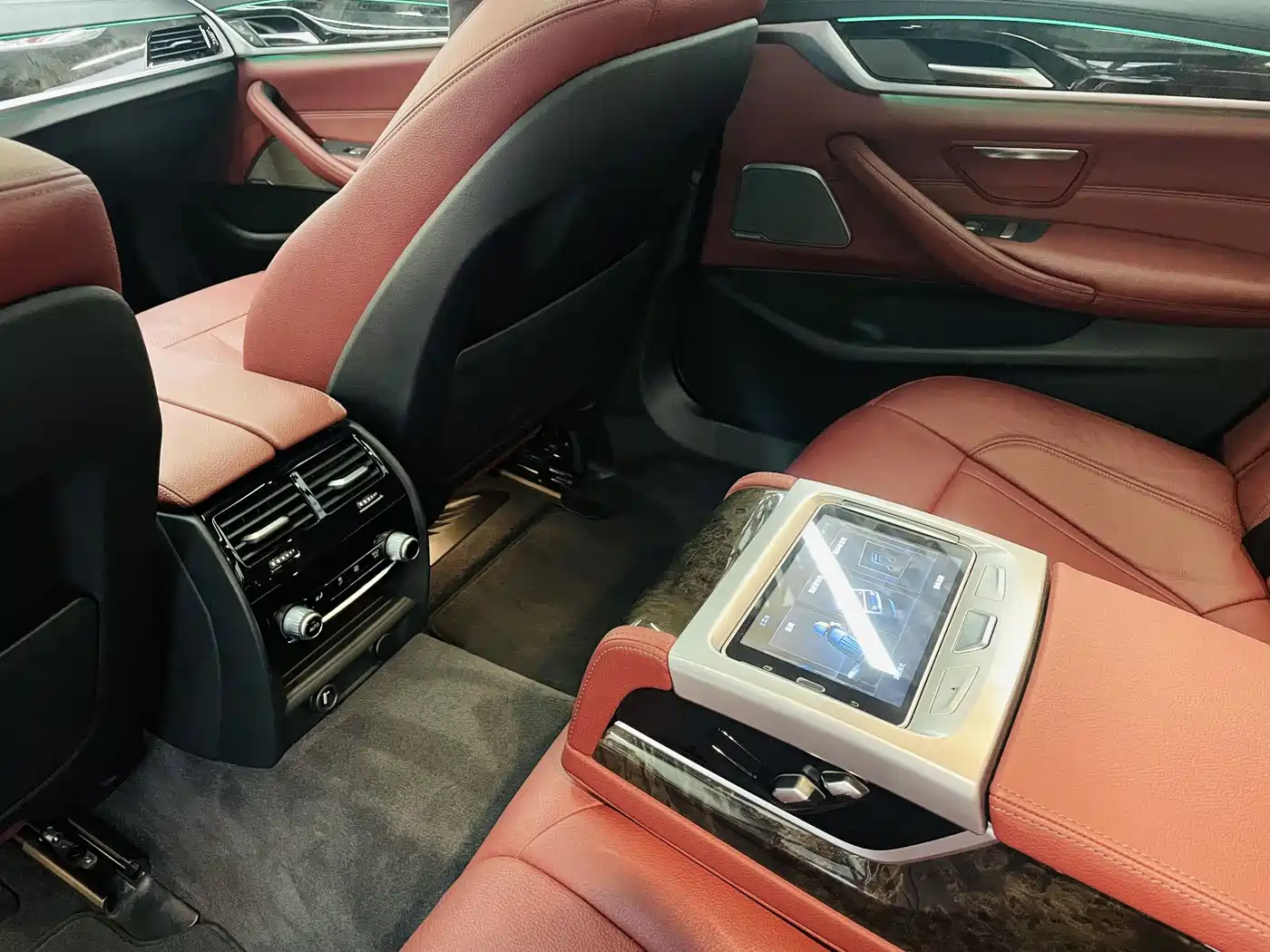 BMW 5 Series 2018 Facelift 530Li Exclusive M Sport Package фото 12