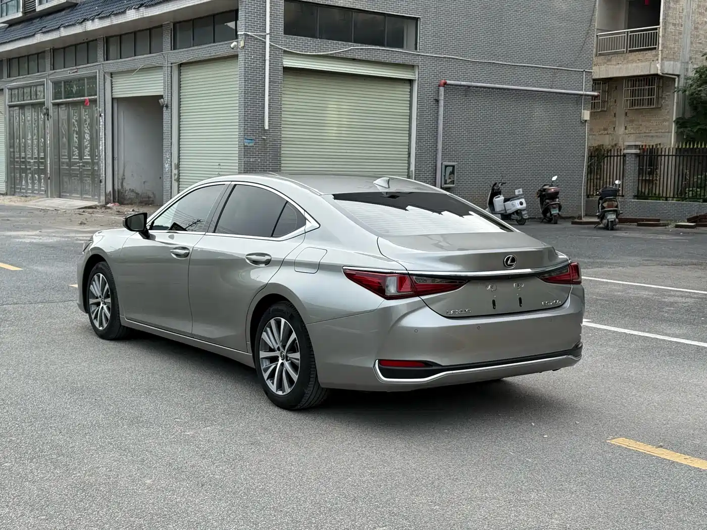 Lexus ES 2018 260 Excellence Edition China V фото 7