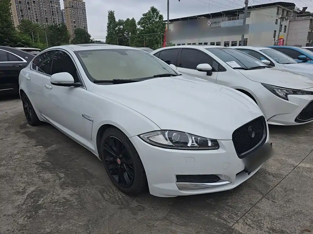 Фото 4 - Jaguar XF