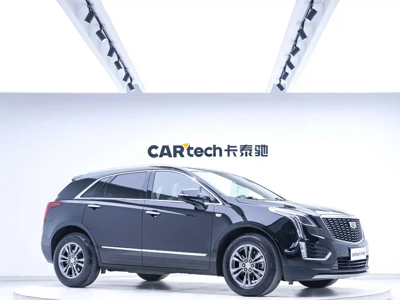 Cadillac XT5 2022 2.0T 2WD Luxury фото 7