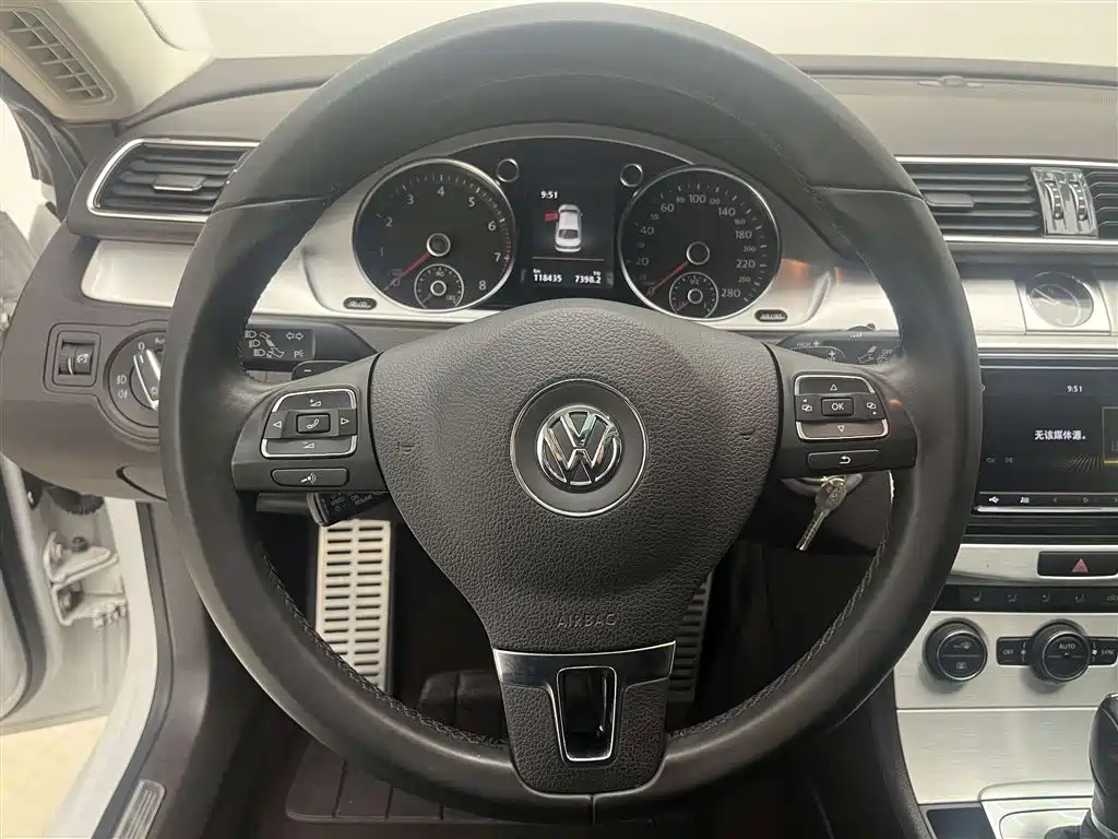 Volkswagen FAW-Volkswagen CC 2016 Model 1.8TSI Luxury фото 11
