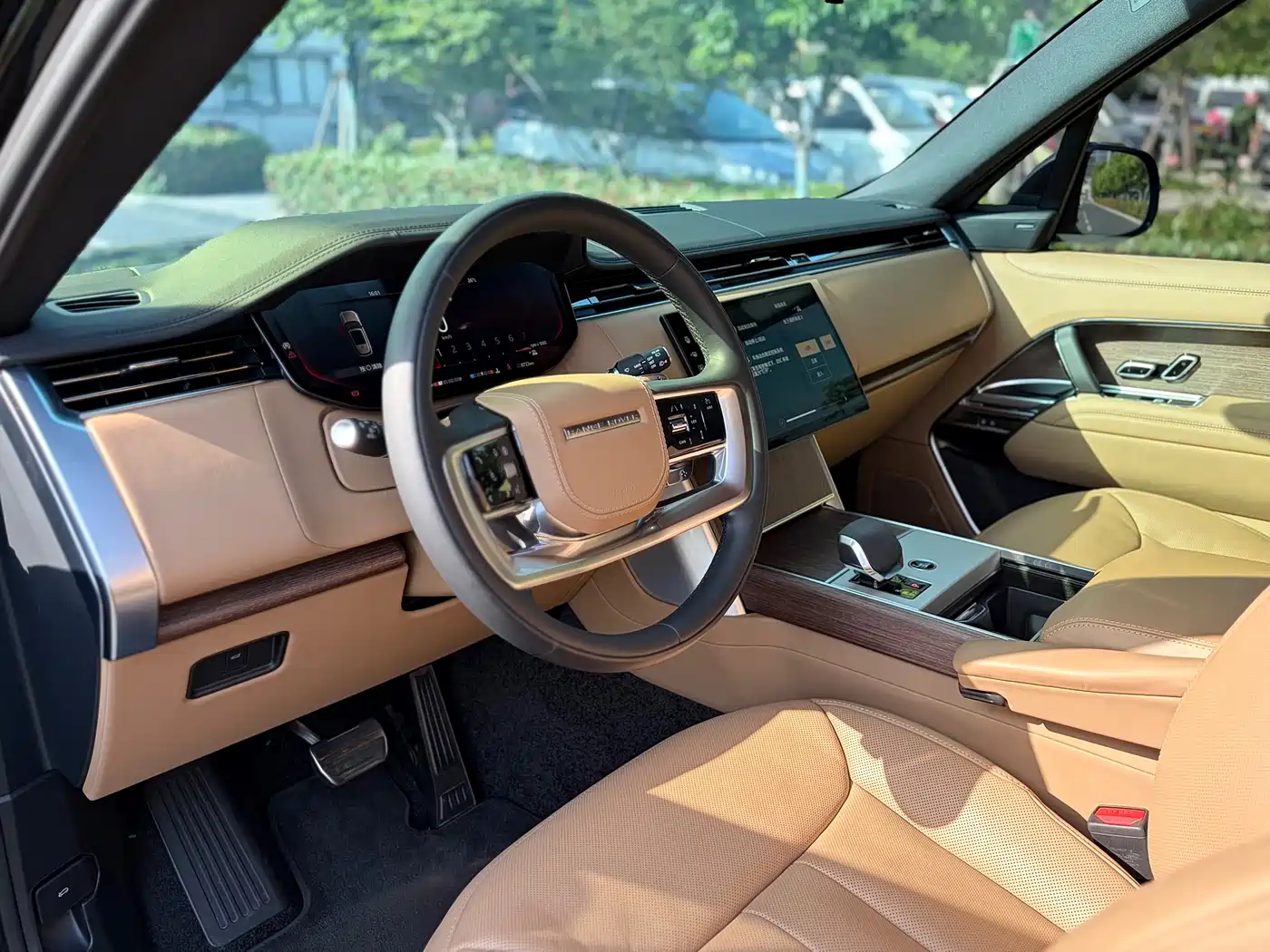 Land Rover Range Rover 2025 3.0 L6 400PS Flourishing Era Extended Wheelbase фото 7