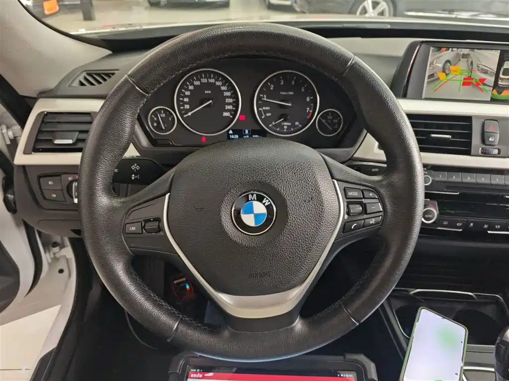 BMW 3 Series GT 2017 320i Fashion фото 11