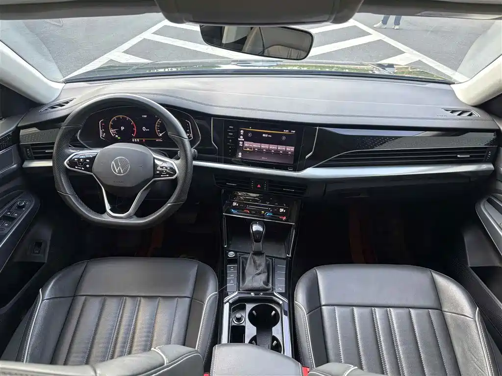 Volkswagen Passat 2023 330TSI Starlight Elite Edition фото 5