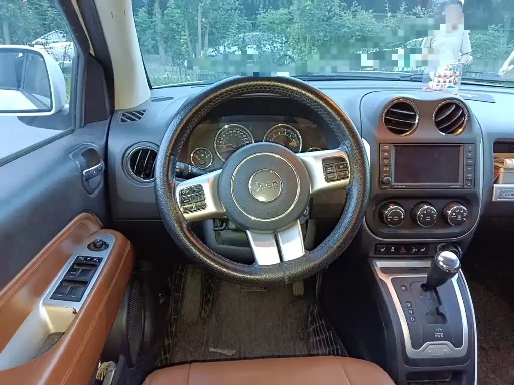 Jeep Compass (Import) 2016 2014 2.4L 4WD Luxury Navigation Edition