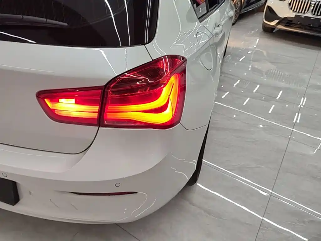 BMW 1 Series (Import) 2020 2018 118i Leading