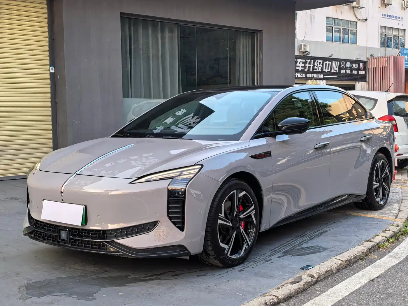 Hongqi EH7 2024 Model 760 Pro+ AWD фото 3