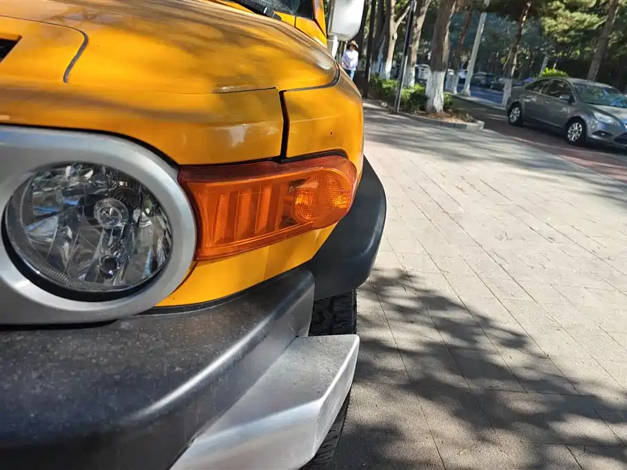 Toyota FJ Cruiser 2013 4.0L фото 5