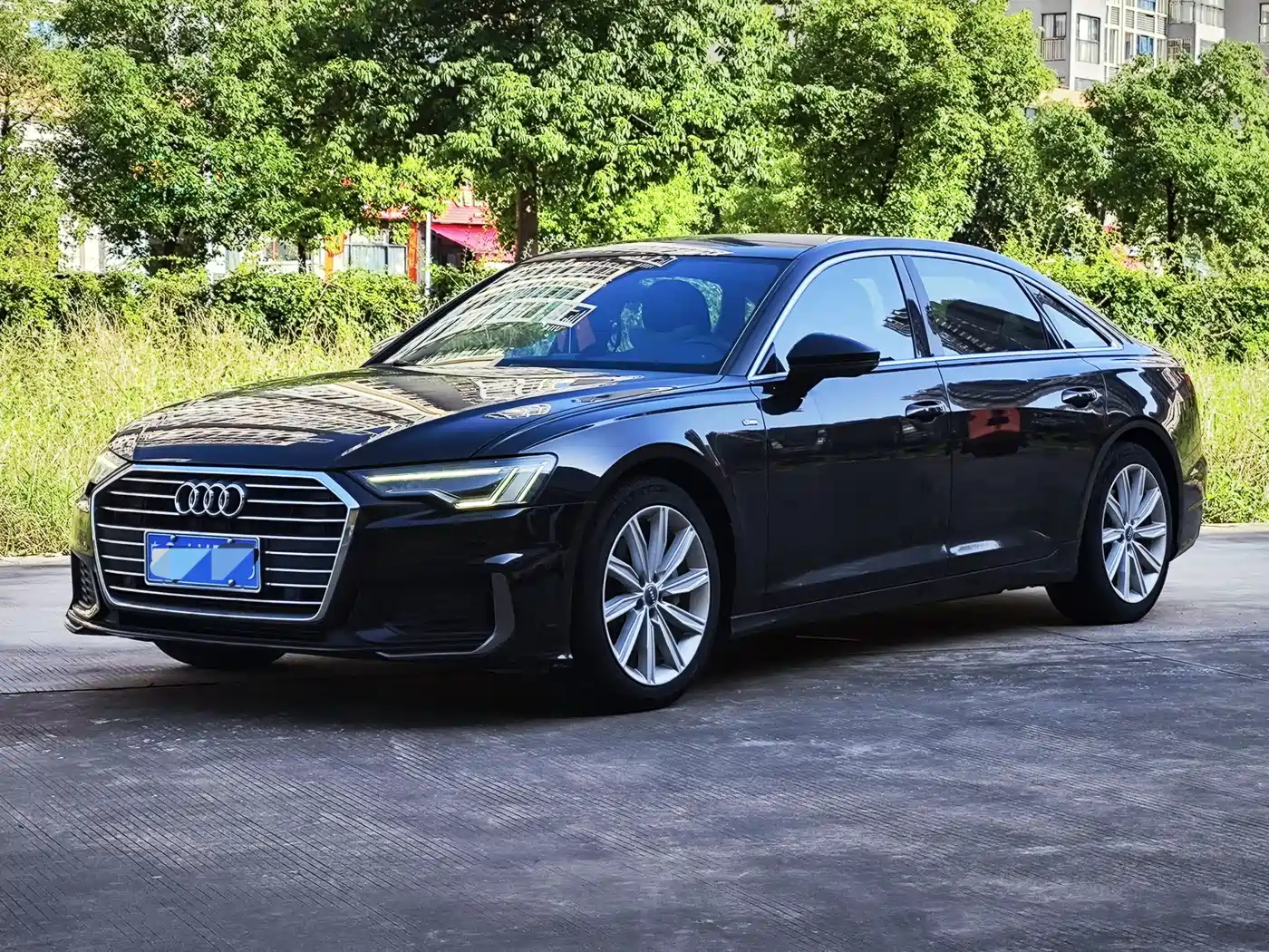 Фото 1 - Audi A6L