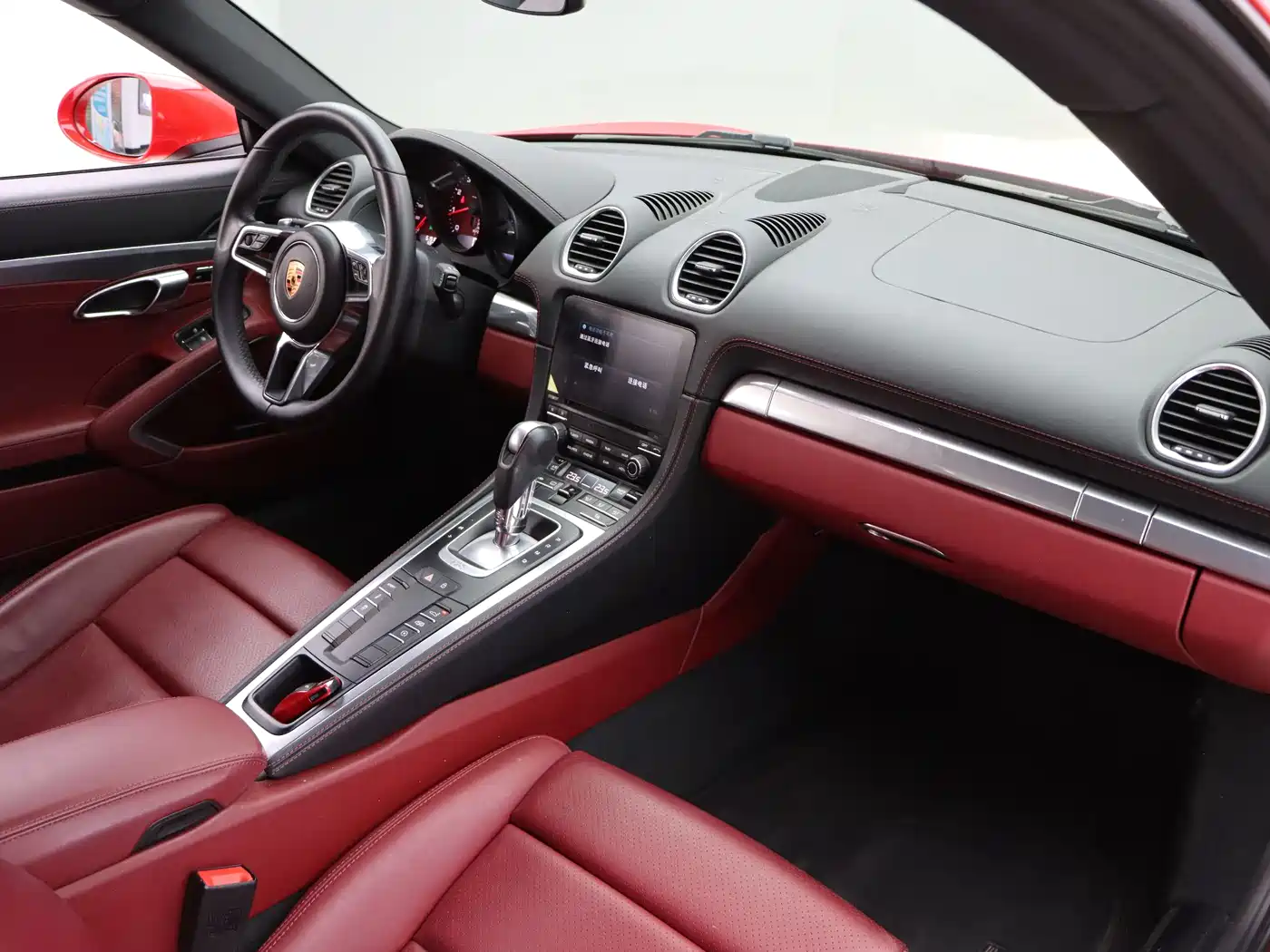 Porsche 718 2018 Cayman 2.0T фото 21