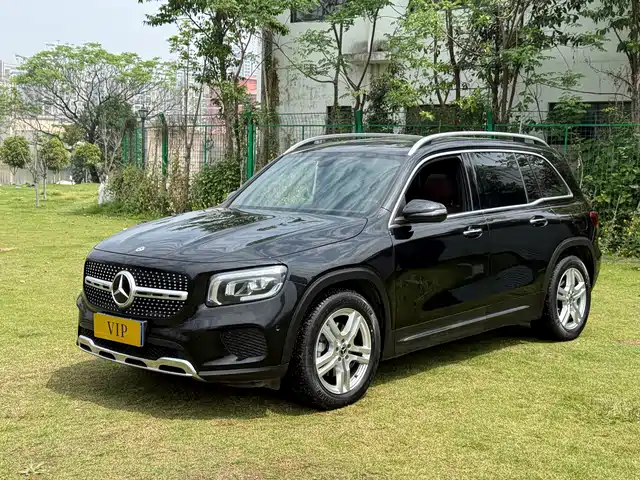 MERCEDES-BENZ GLB
