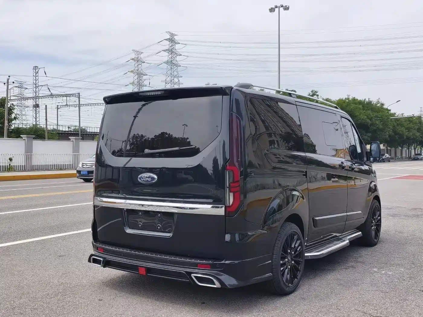 Juntian Granvia 2024 2025 High Roof 2WD Starlight Edition