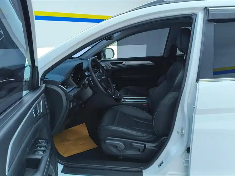 Haval M6 2023 PLUS 1.5T DCT Luxury Smart Connect фото 9
