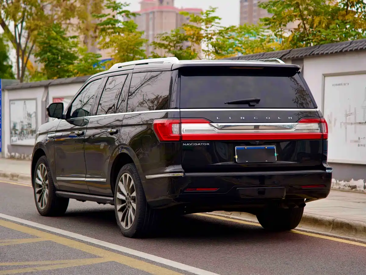 LINCOLN NAVIGATOR