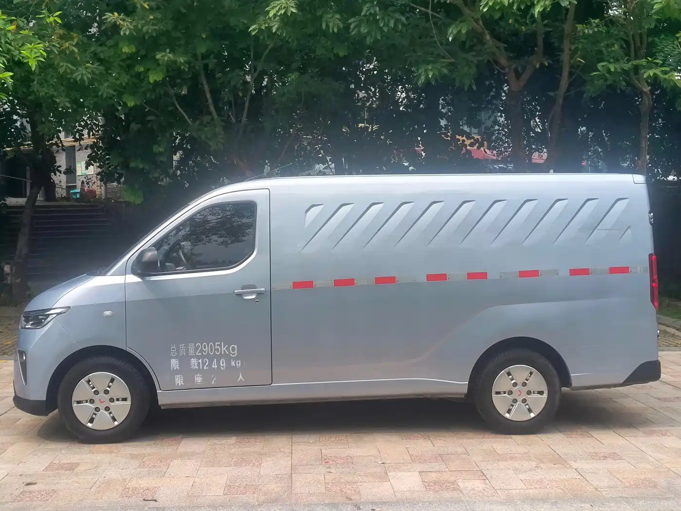 Wuling Motors Wuling Yangguang 2025 2024 300km Practical Sealed Window Edition 75kW