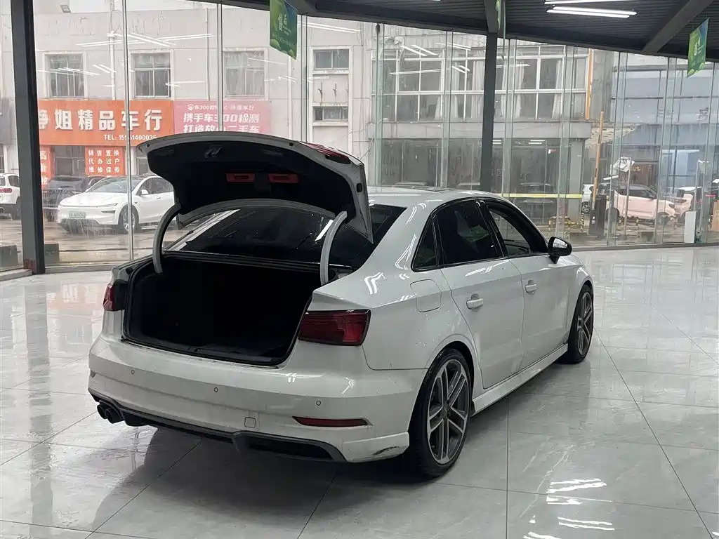 Audi A3 2018 30th Anniversary Limousine 35 TFSI Sport фото 13