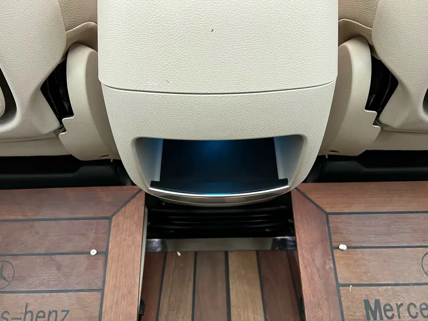 Mercedes-Benz V-Class 2021 V 260 L Long Wheelbase Luxury Edition фото 32