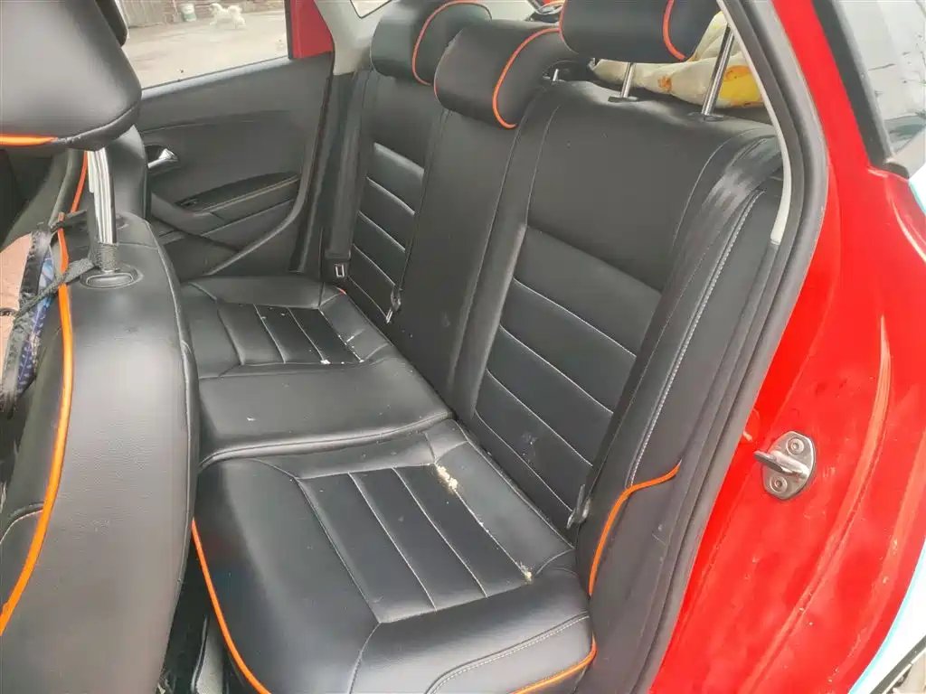 Volkswagen Polo 2014 1.4L Automatic Comfort Edition фото 13